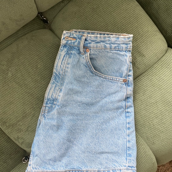 Zara Blue Mom Shorts - Picture 3 of 5